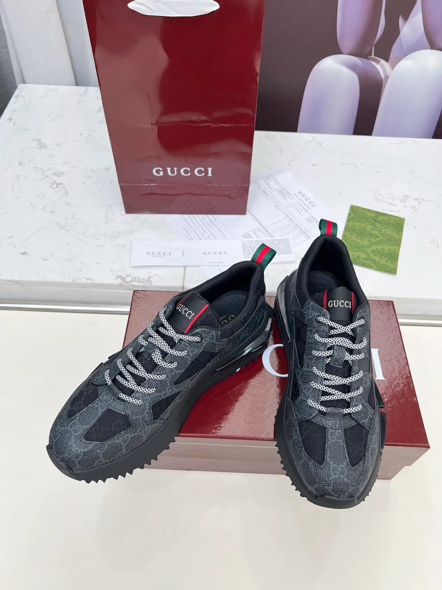 👟👟Ex-factory price 560👟👟 ❤️‍🔥❤️‍🔥❤️‍🔥Gucci series 2.0 sports shoes are made with heavy investment❤️‍🔥❤️‍🔥❤️‍🔥Renewed interpretation of the brand's iconic striped webbing elements😍😍When retro genes collide with futuristic design🎊🎊This new pair of Gucci shoes directly reaches the trend threshold💥 ✔️Caron color contrast + classic stripes, GG reflective piping, visual impact, and comes with high-light filter when out on the street ✔️Multi-layer structure of different materials, mesh breathability, leather shaping, outsole EVA foam and TPU combination😍😍😍Fashion and practicality online ✔️Details of double G midsole + iconic double G lock shoelaces, retro DNA is crazy and restless, and every step is based on the trendy aesthetic❤️❤️❤️❤️ Matching code: male 39-44